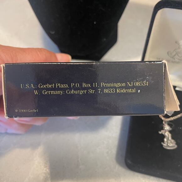 Vintage 1990 MI Hummel Club Necklace sterling silver boy walking with umbrella - Picture 5 of 10